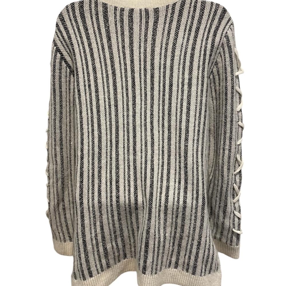 ROCK & REPUBLIC Women’s Striped Long Sleeve Sweater Size Medium - Picture 9 of 15